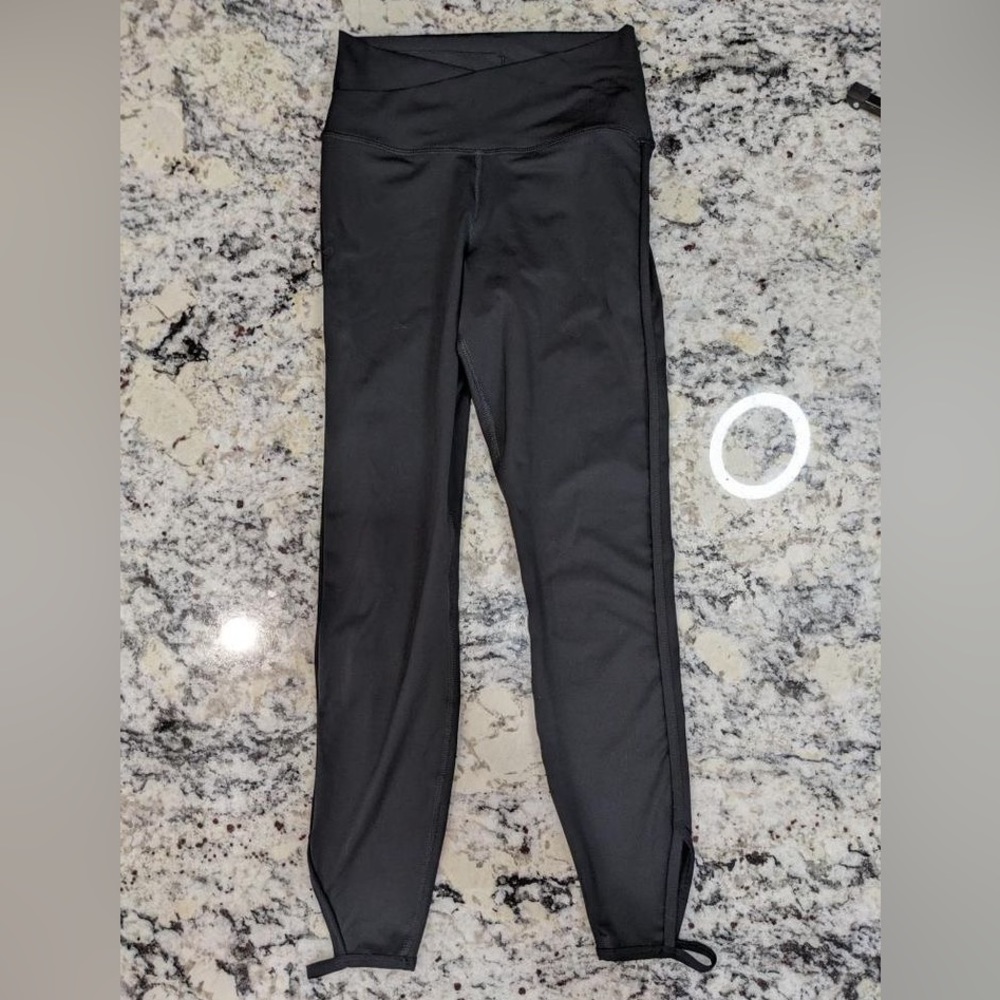 NWOT Nike Yoga 7/8th High Waisted Cutout Leggings